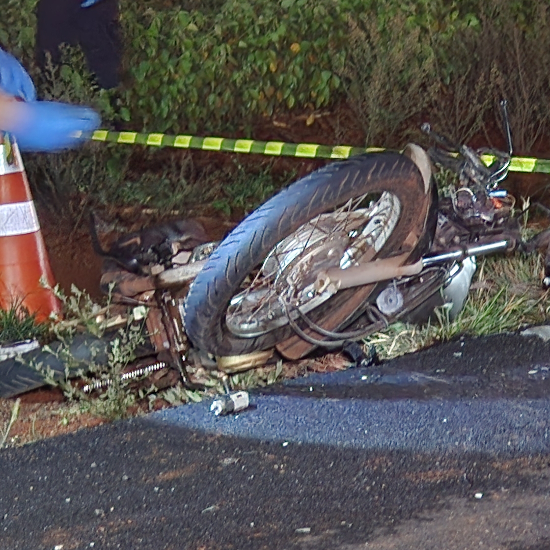 COLISÃO FRONTAL ENTRE MOTOCICLETAS DEIXA DOIS MORTOS NA PR-445, EM LONDRINA