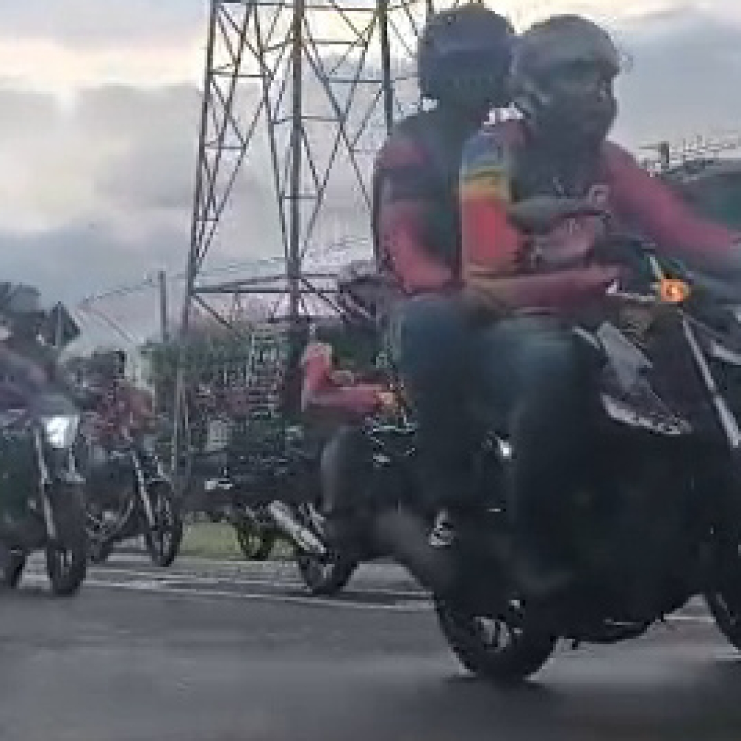 MOTOCICLISTA DE 28 ANOS MORRE APÓS GRAVE ACIDENTE NA AVENIDA DEZ DE DEZEMBRO, EM LONDRINA