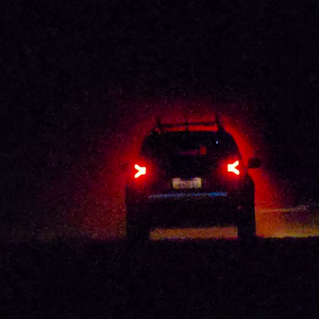 QUADRILHA ATIRA CONTRA POLICIAIS DURANTE FUGA APÓS ROUBO E MOBILIZA GRANDE CERCO NA REGIÃO DE LONDRINA