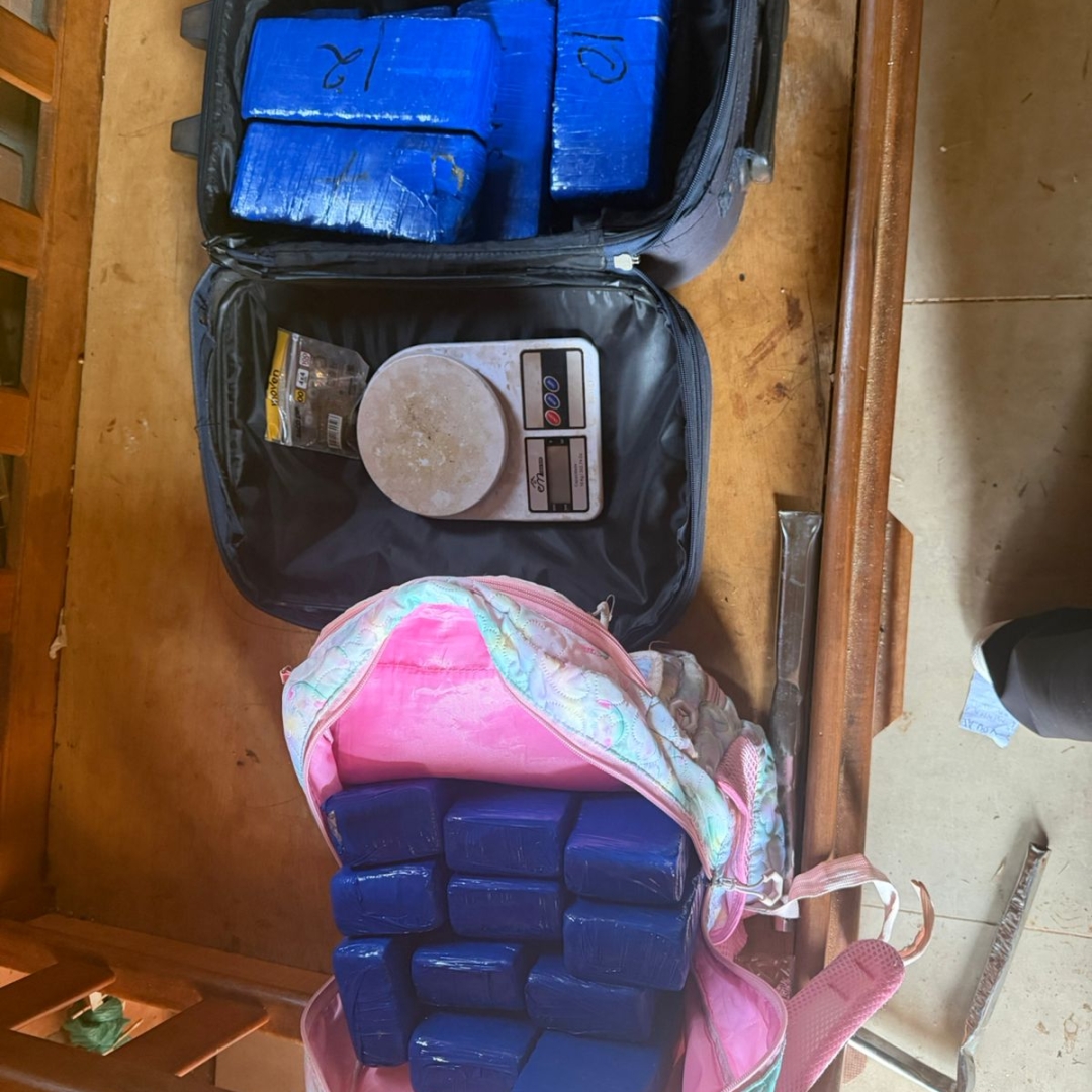 CRIANÇAS SÃO RESGATADAS EM SITUAÇÃO DE ABANDONO E MAIS DE 12 KG DE MACONHA SÃO APREENDIDOS NA ZONA RURAL DE LONDRINA