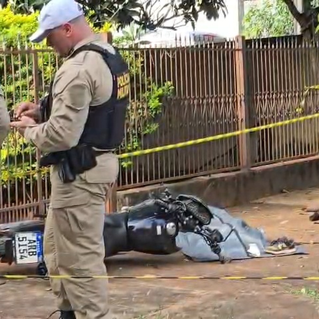 JOVEM DE 22 ANOS É SEPULTADO APÓS MORRER EM ACIDENTE DE MOTO NA ZONA SUL DE LONDRINA