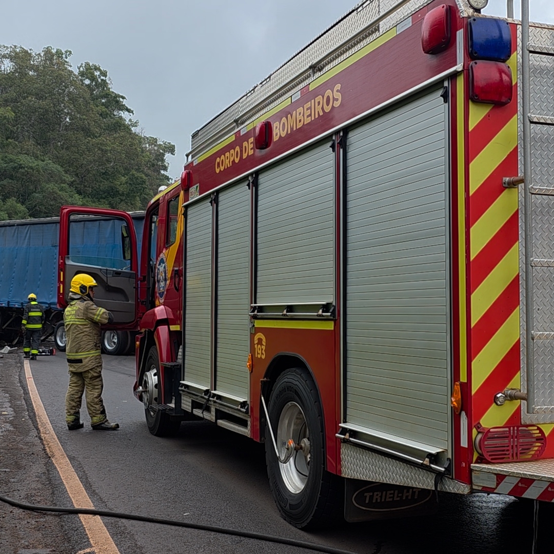 TRAGÉDIA NA PR-545: VÍTIMAS DE COLISÃO ENTRE CAMINHÕES FORAM SEPULTADAS EM LONDRINA
