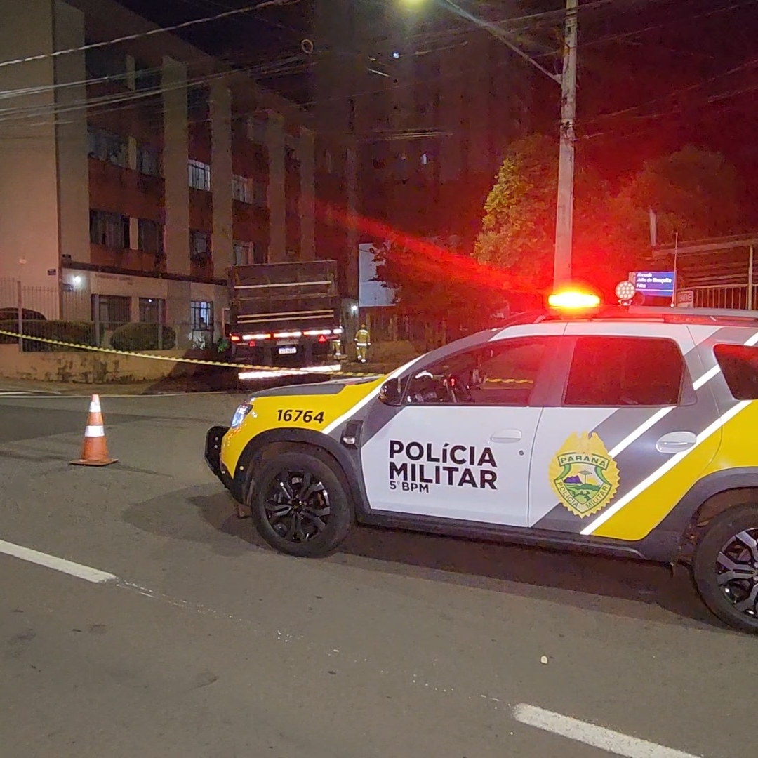 CARRETA INVADE CONDOMÍNIO RESIDENCIAL DURANTE A MADRUGADA E ASSUSTA MORADORES NO CENTRO DE LONDRINA