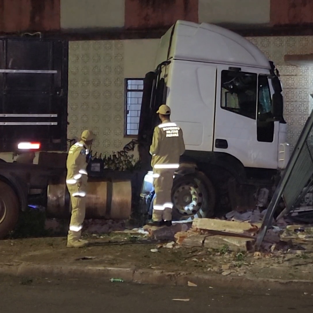 CARRETA INVADE CONDOMÍNIO RESIDENCIAL DURANTE A MADRUGADA E ASSUSTA MORADORES NO CENTRO DE LONDRINA