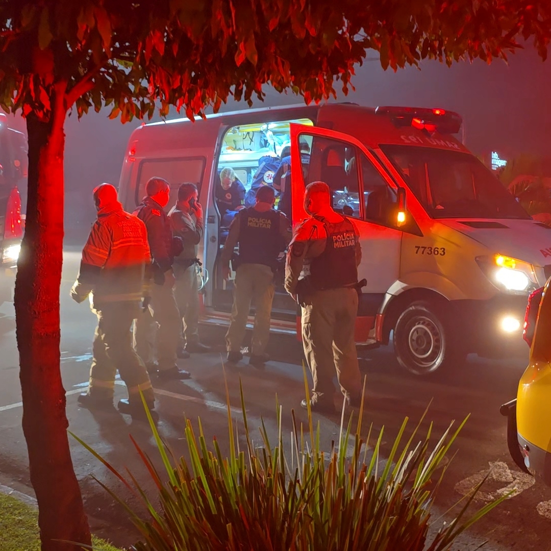 INCÊNDIO EM HOTEL PRÓXIMO AO AEROPORTO DEIXA HOMEM EM ESTADO GRAVE E MOBILIZA GRANDE OPERAÇÃO DE RESGATE EM LONDRINA