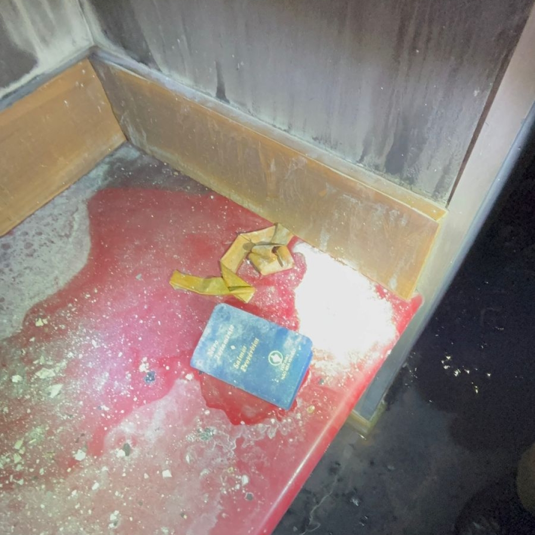 INCÊNDIO EM HOTEL PRÓXIMO AO AEROPORTO DEIXA HOMEM EM ESTADO GRAVE E MOBILIZA GRANDE OPERAÇÃO DE RESGATE EM LONDRINA