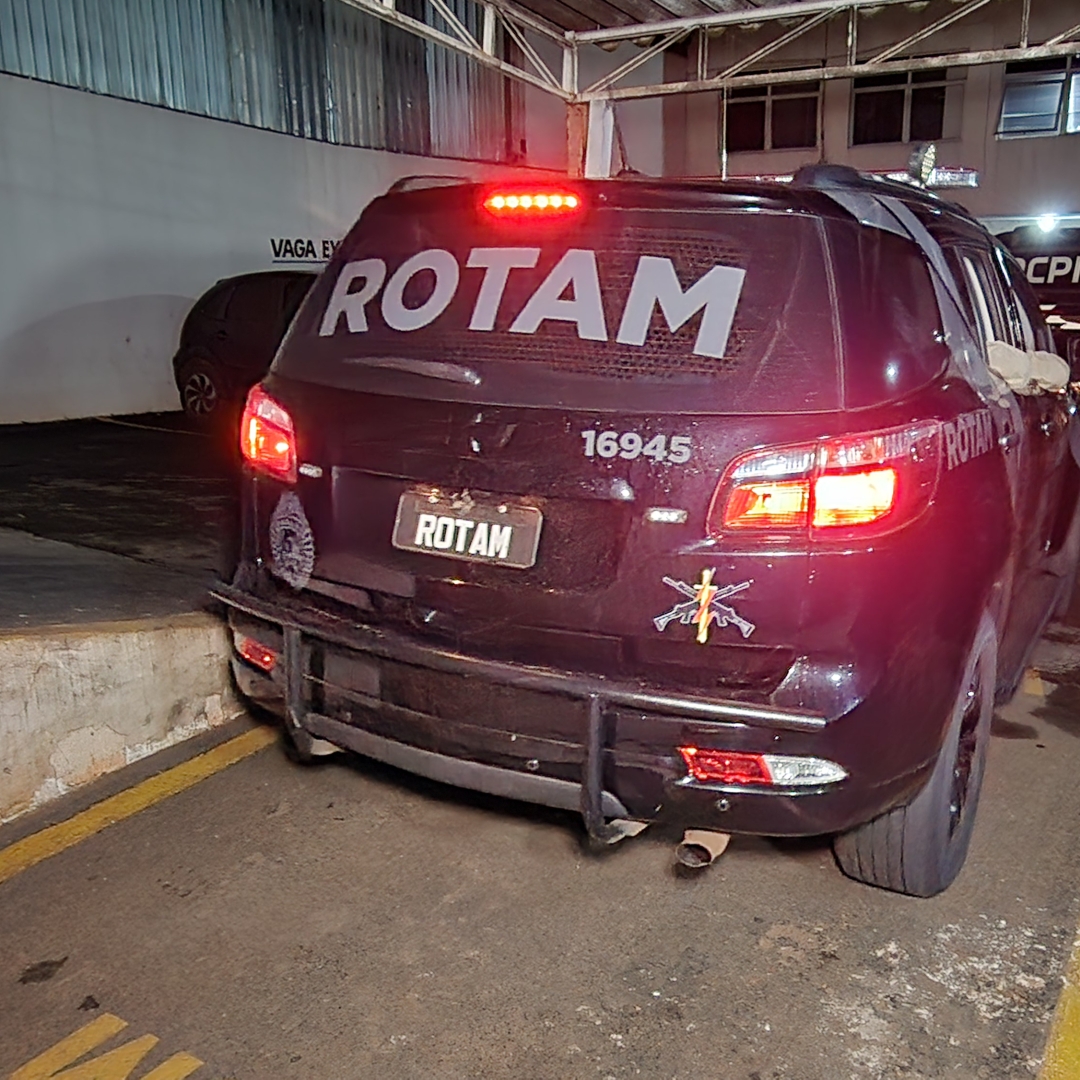 CASAL É PRESO COM MAIS DE 5 KG DE DROGAS APÓS DENÚNCIA, EM LONDRINA