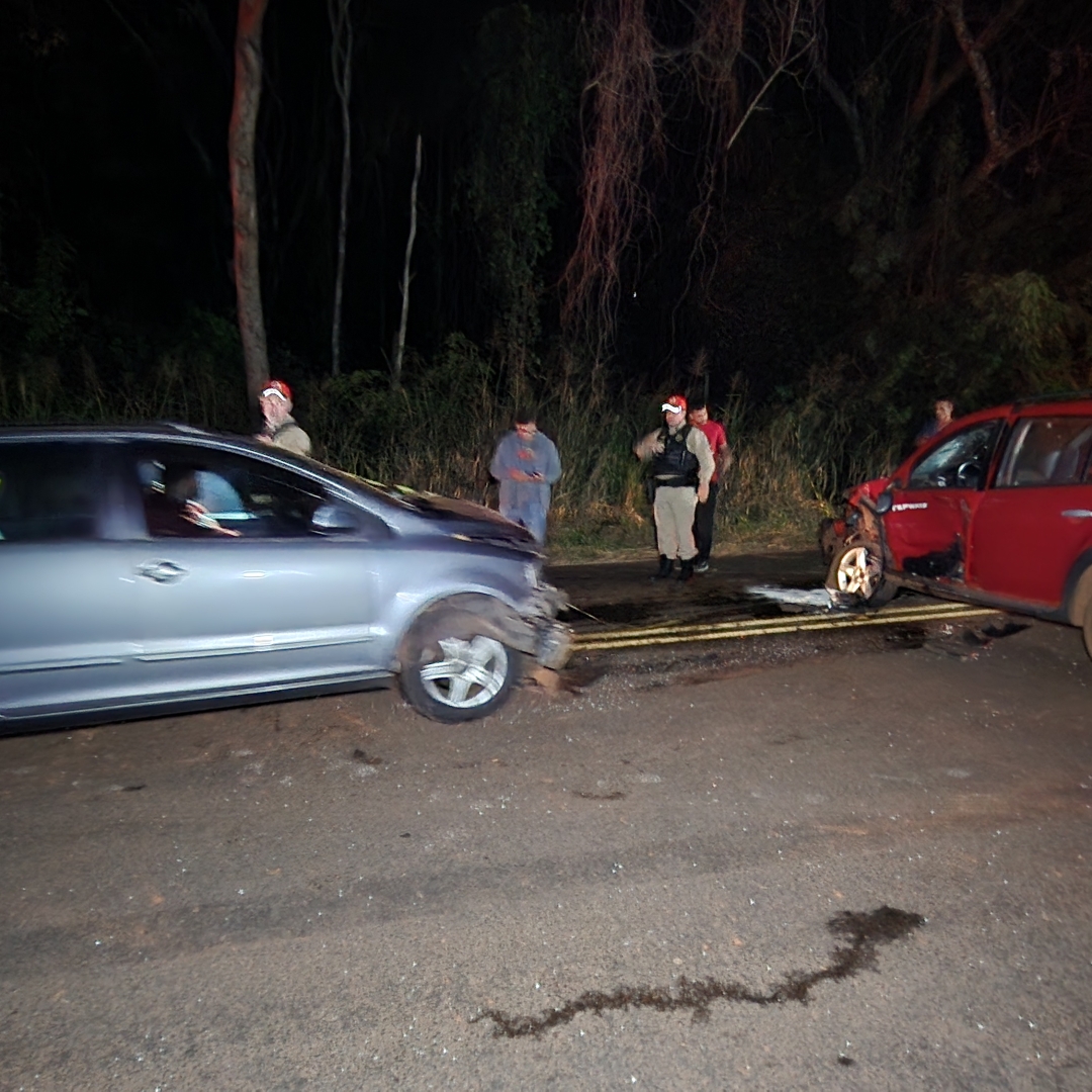 MOTOCICLISTA MORRE E DUAS PESSOAS FICAM FERIDAS EM GRAVE ACIDENTE NA PR-545, EM LONDRINA