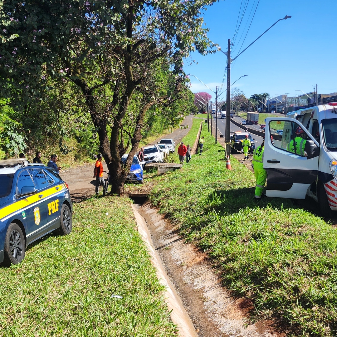 MOTOCICLISTA MORRE APÓS GRAVE ACIDENTE COM CAMINHÃO NA BR-369, EM LONDRINA
