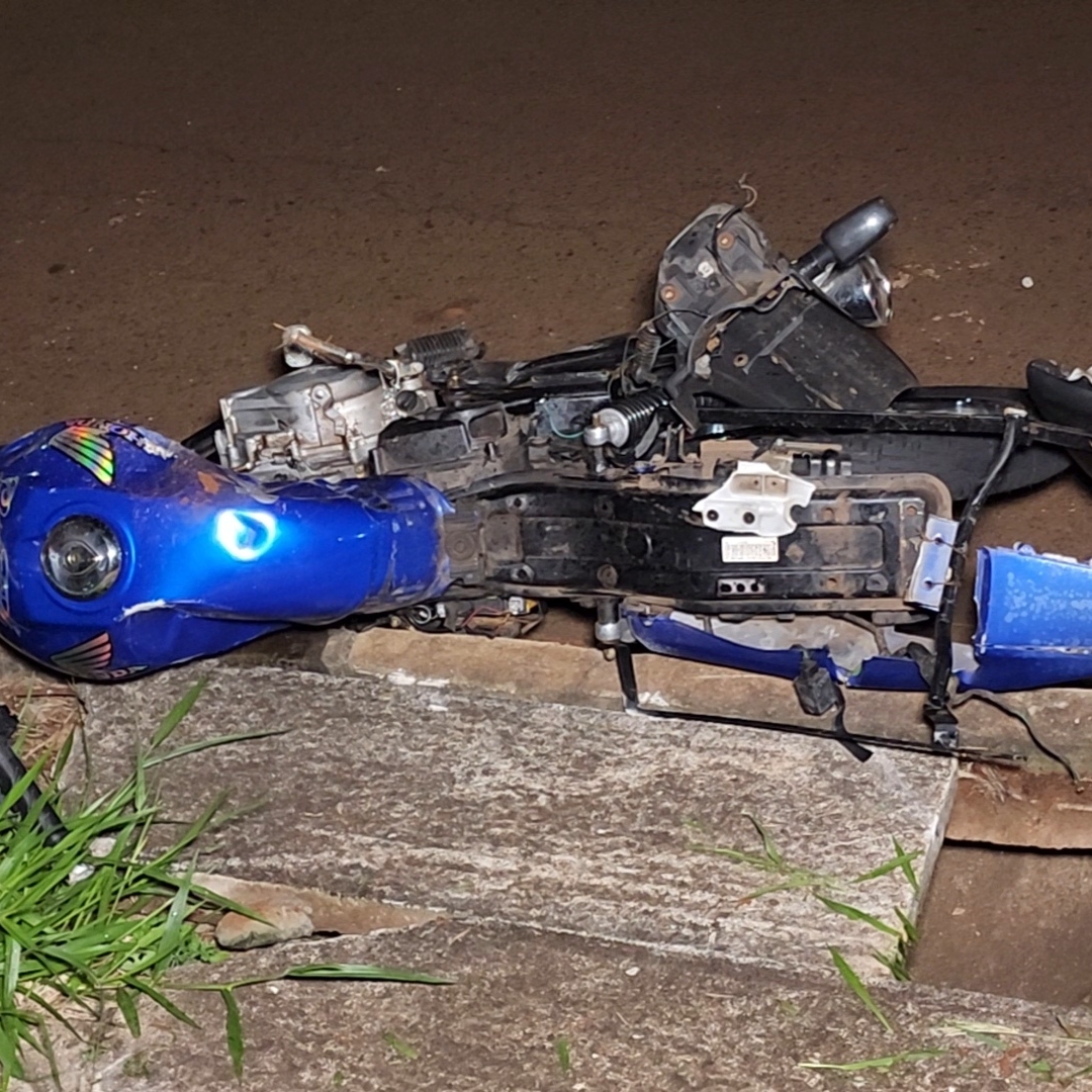 GRAVÍSSIMO ACIDENTE ENTRE CARRO E MOTO DEIXA TRÊS MORTOS NA ZONA NORTE DE LONDRINA