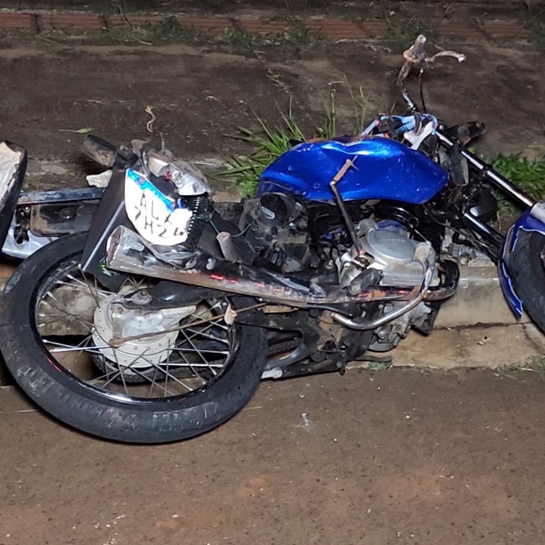 GRAVÍSSIMO ACIDENTE ENTRE CARRO E MOTO DEIXA TRÊS MORTOS NA ZONA NORTE DE LONDRINA