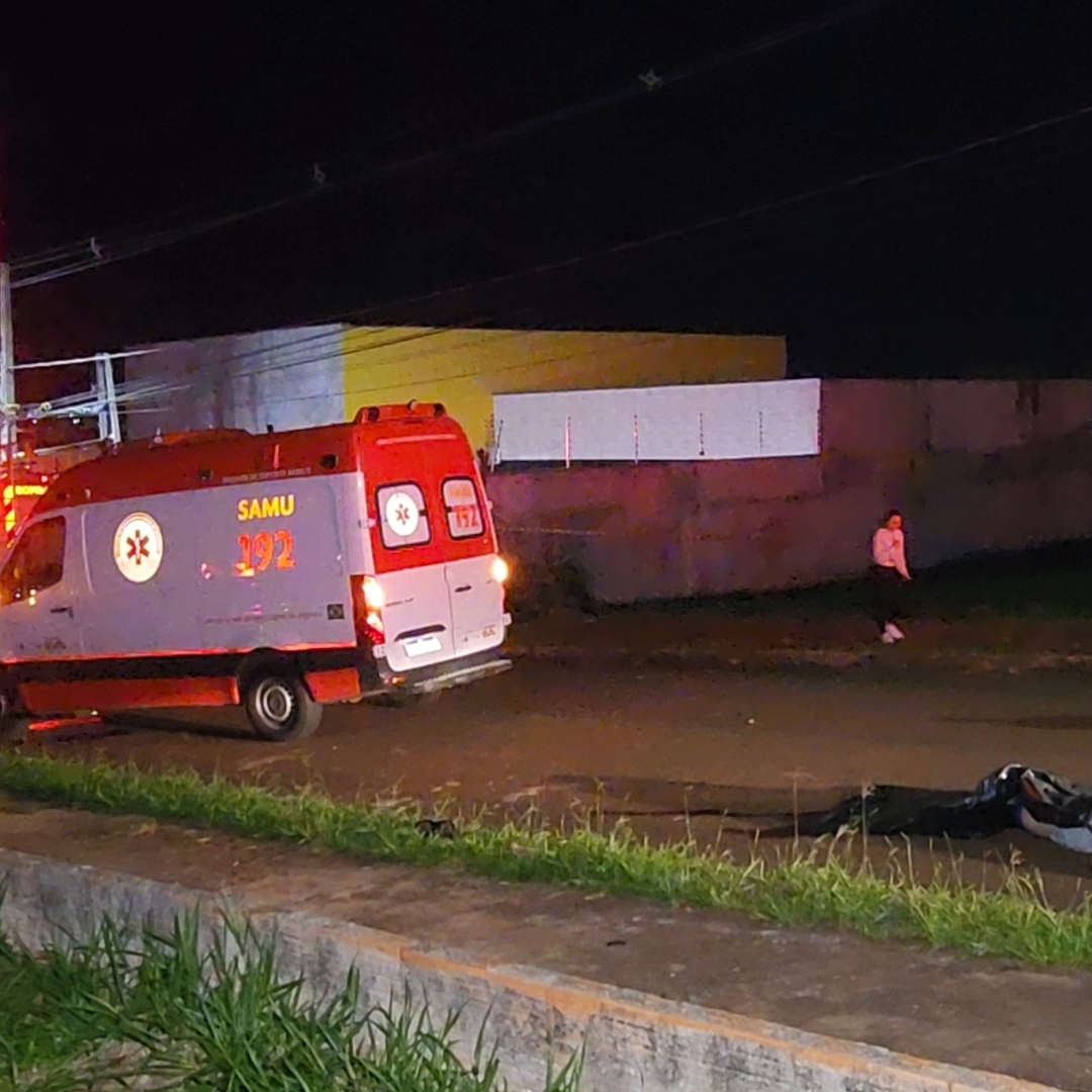GRAVÍSSIMO ACIDENTE ENTRE CARRO E MOTO DEIXA TRÊS MORTOS NA ZONA NORTE DE LONDRINA