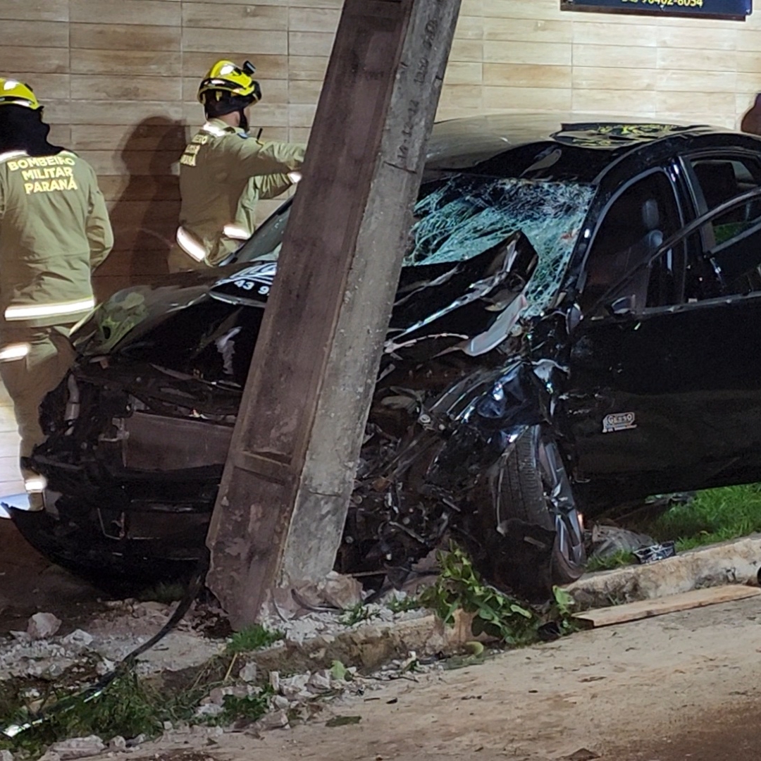 GRAVÍSSIMO ACIDENTE ENTRE CARRO E MOTO DEIXA TRÊS MORTOS NA ZONA NORTE DE LONDRINA