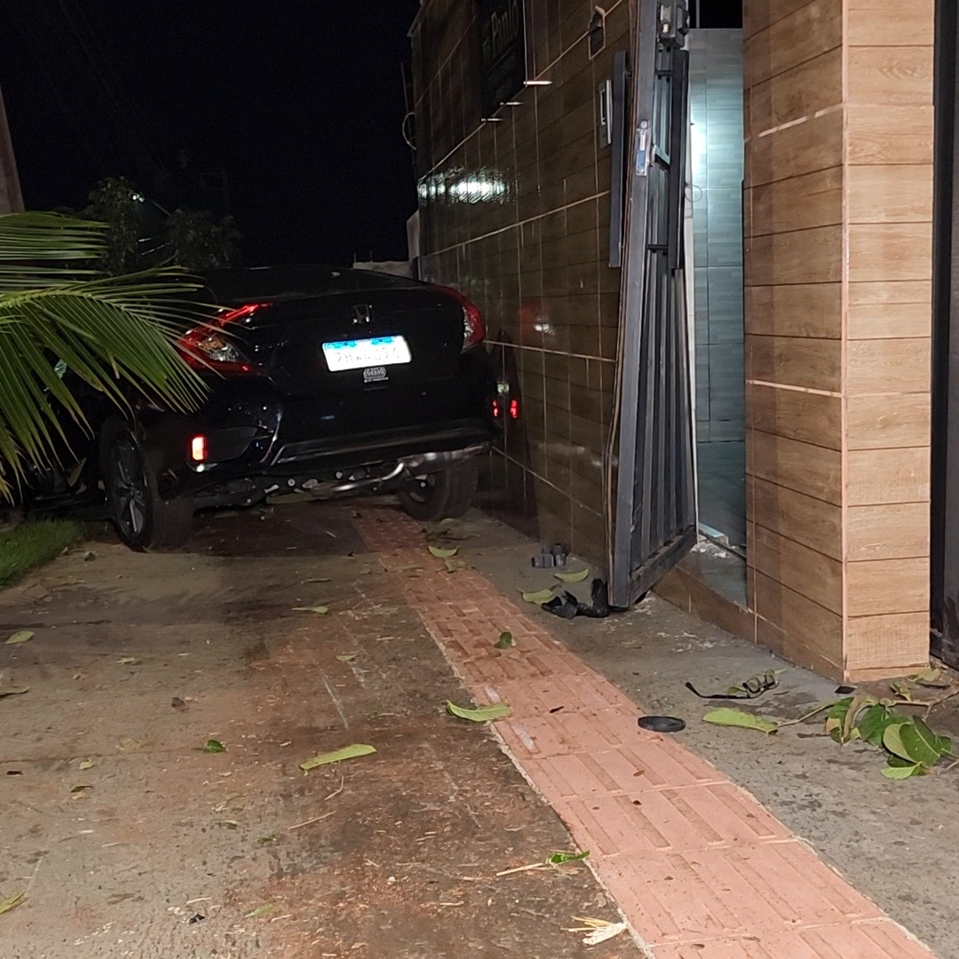 GRAVÍSSIMO ACIDENTE ENTRE CARRO E MOTO DEIXA TRÊS MORTOS NA ZONA NORTE DE LONDRINA