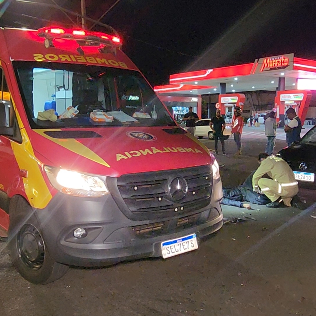 JOVEM FICA GRAVEMENTE FERIDO APÓS BATIDA ENTRE CARRO E MOTONETA EM LONDRINA