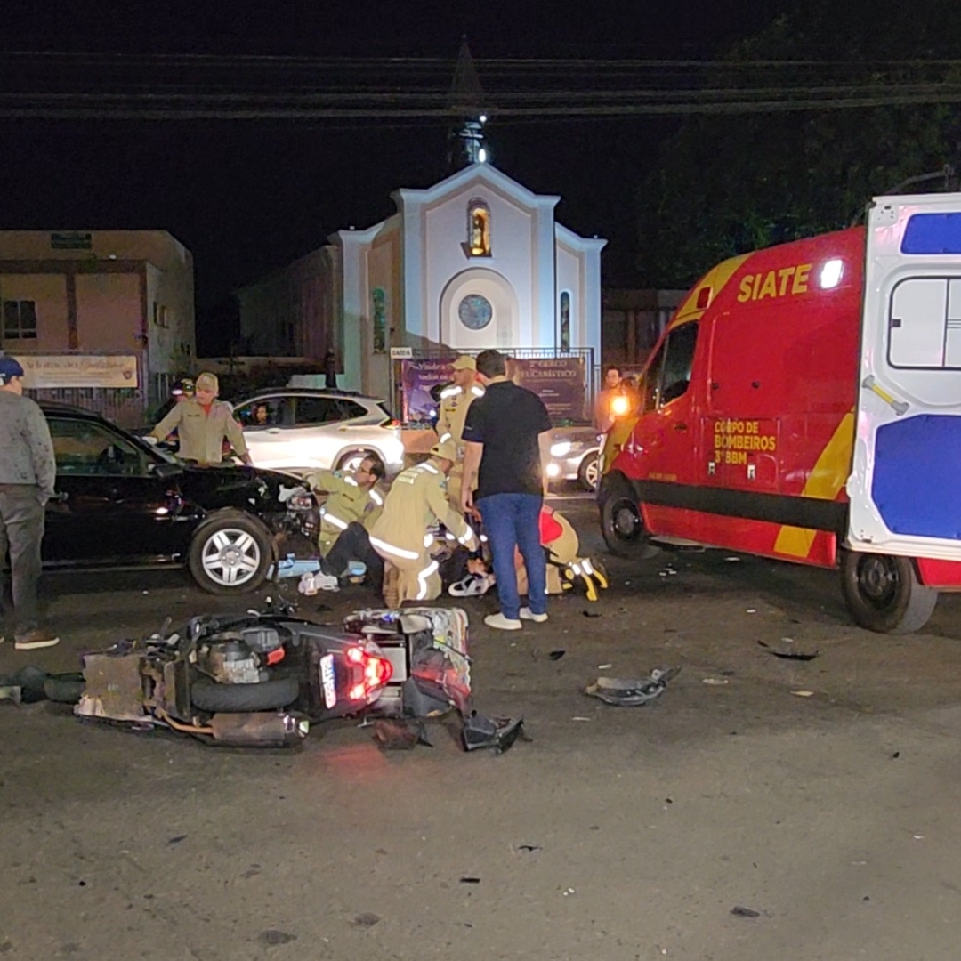 JOVEM FICA GRAVEMENTE FERIDO APÓS BATIDA ENTRE CARRO E MOTONETA EM LONDRINA