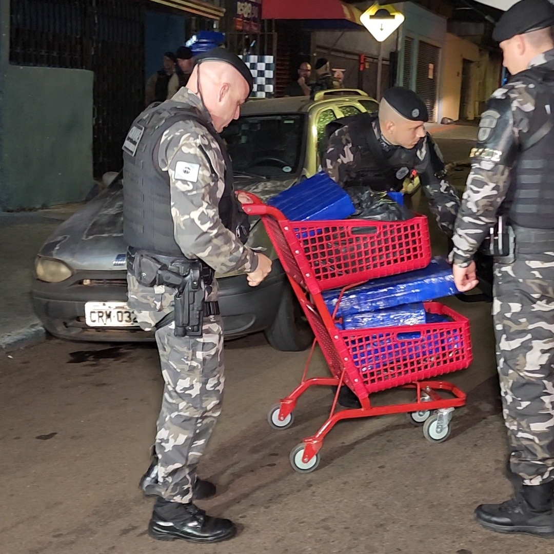 DENÚNCIA DE TRÁFICO TERMINA EM CONFRONTO E APREENSÃO DE MAIS DE 330 KG DE DROGAS EM LONDRINA