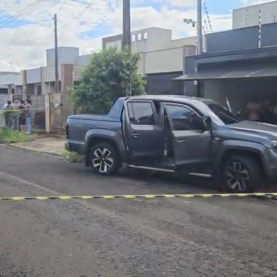EMPRESÁRIO É MORTO A TIROS DENTRO DE CAMINHONETE EM FRENTE DE CASA NA ZONA OESTE DE LONDRINA