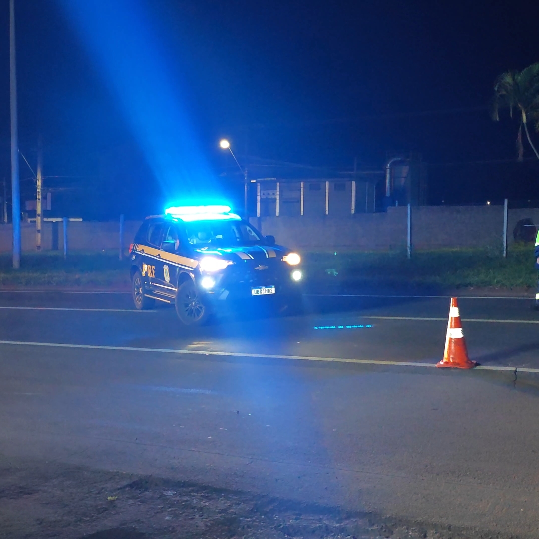 COLISÃO ENTRE MOTO E CAMINHÃO DEIXA DOIS MORTOS NA BR-369 EM CAMBÉ