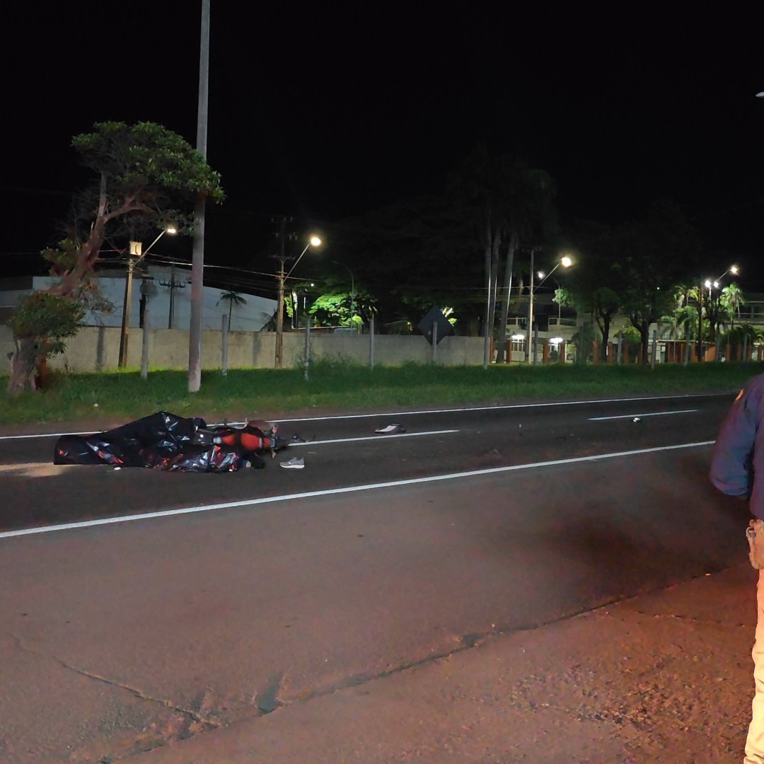 COLISÃO ENTRE MOTO E CAMINHÃO DEIXA DOIS MORTOS NA BR-369 EM CAMBÉ