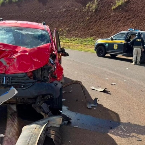 COLISÃO ENTRE DUAS PICAPES DEIXA MULHER MORTA NA BR-376, EM MARILÂNDIA DO SUL
