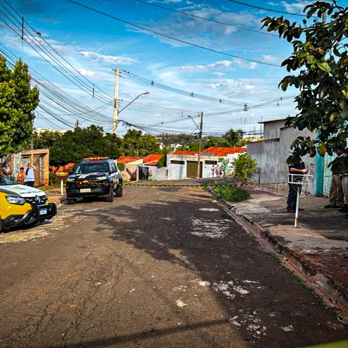IDOSO DE 82 ANOS MORRE APÓS FICAR ENROSCADO EM LANÇAS DE PORTÃO DE CASA EM LONDRINA