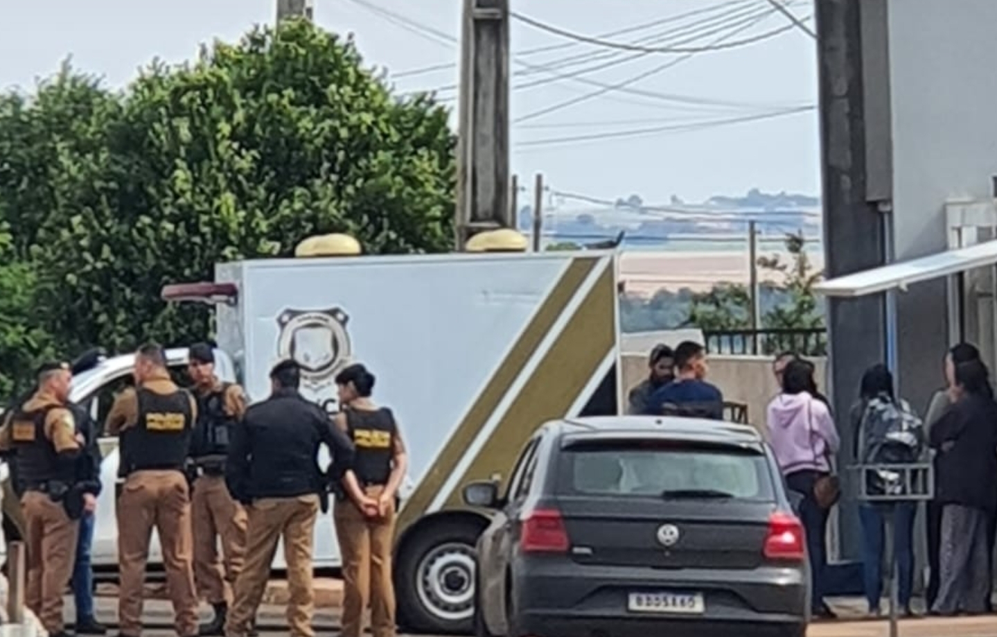 HOMEM COM MANDADO DE PRISÃO PELO CRIME DE HOMICÍDIO MORRE EM CONFRONTO COM A PM EM JAGUAPITÃ 