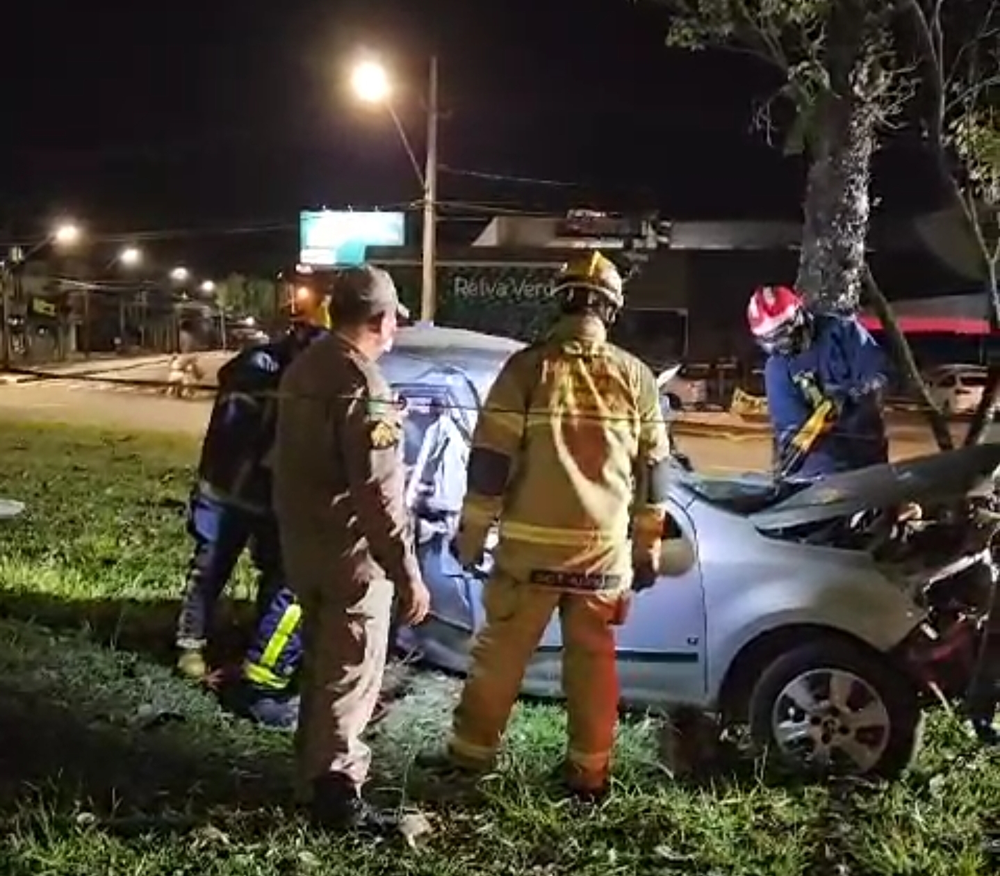 CASAL MORRE E DUAS PESSOAS FICAM FERIDAS EM GRAVE ACIDENTE EM LONDRINA 