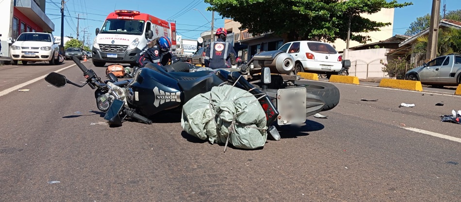 MOTOCICLISTA MORRE AO CAIR EMBAIXO DE CAMINHÃO EM CAMPO MOURÃO 