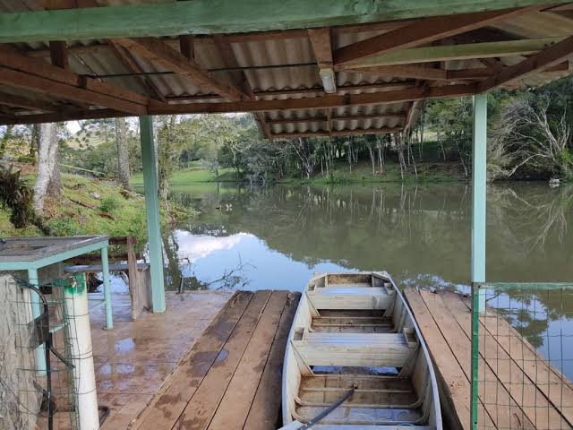 TRAGÉDIA NA REGIÃO CENTRAL DO PR: TRÊS PESSOAS MORREM AFOGADAS EM REPRESA APÓS EMBARCAÇÃO VIRAR