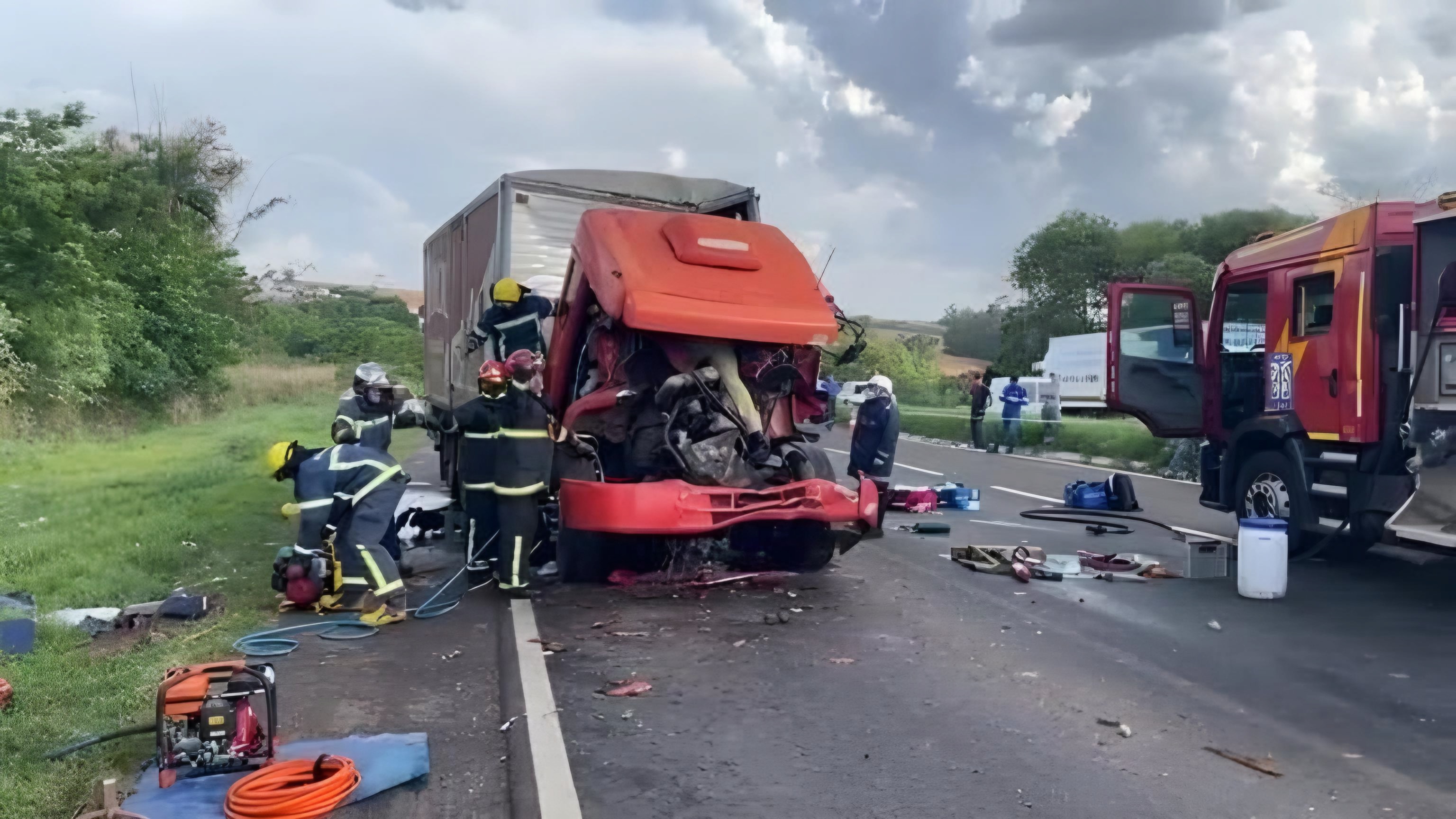 MOTORISTA DE CAMINHÃO MORRE EM GRAVE ACIDENTE NA BR-376, NO NORTE DO PR 