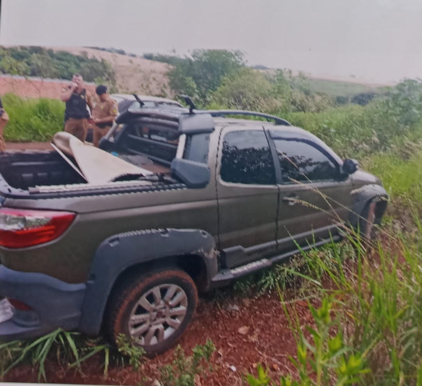 TRABALHADORES SÃO AMARRADOS E VEÍCULO É LEVADO POR LADRÕES DURANTE ROUBO NA ZONA NORTE DE LONDRINA 