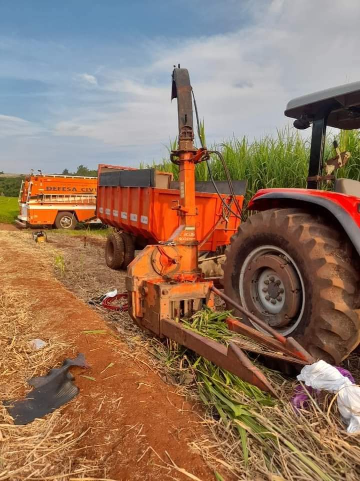 TRABALHADOR TEM A PERNA ARRANCADA POR EQUIPAMENTO AGRÍCOLA 