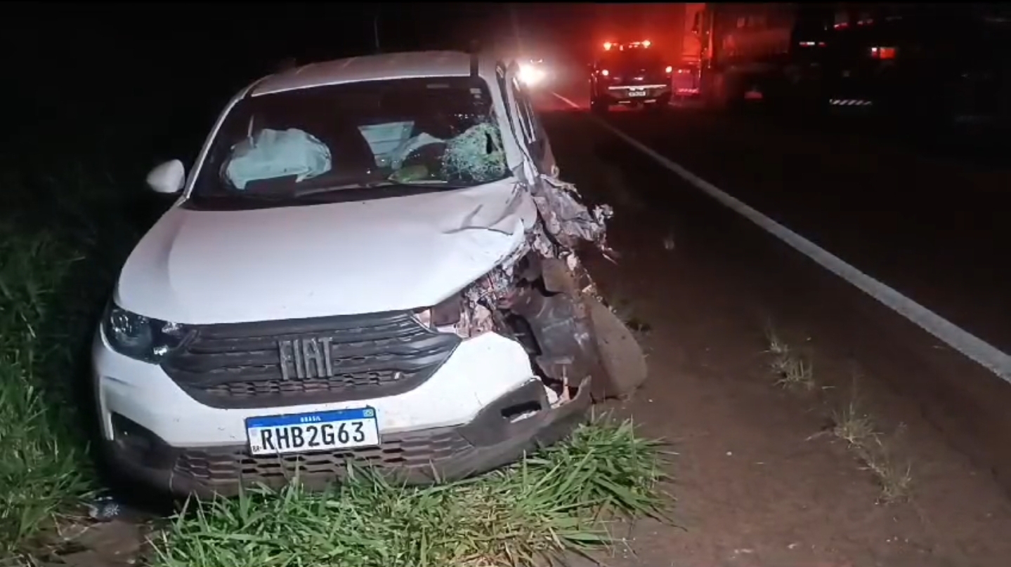 CASAL EM MOTOCICLETA MORRE APÓS COLISÃO COM CARRO NA PR-170, EM ROLÂNDIA 