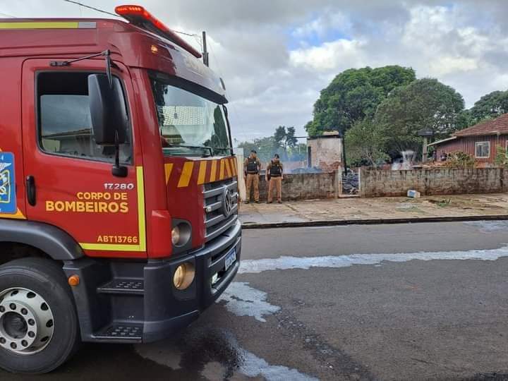 MENINO DE 10 ANOS COM DEFICIÊNCIA VISUAL MORRE CARBONIZADO APÓS INCÊNDIO EM RESIDÊNCIA 