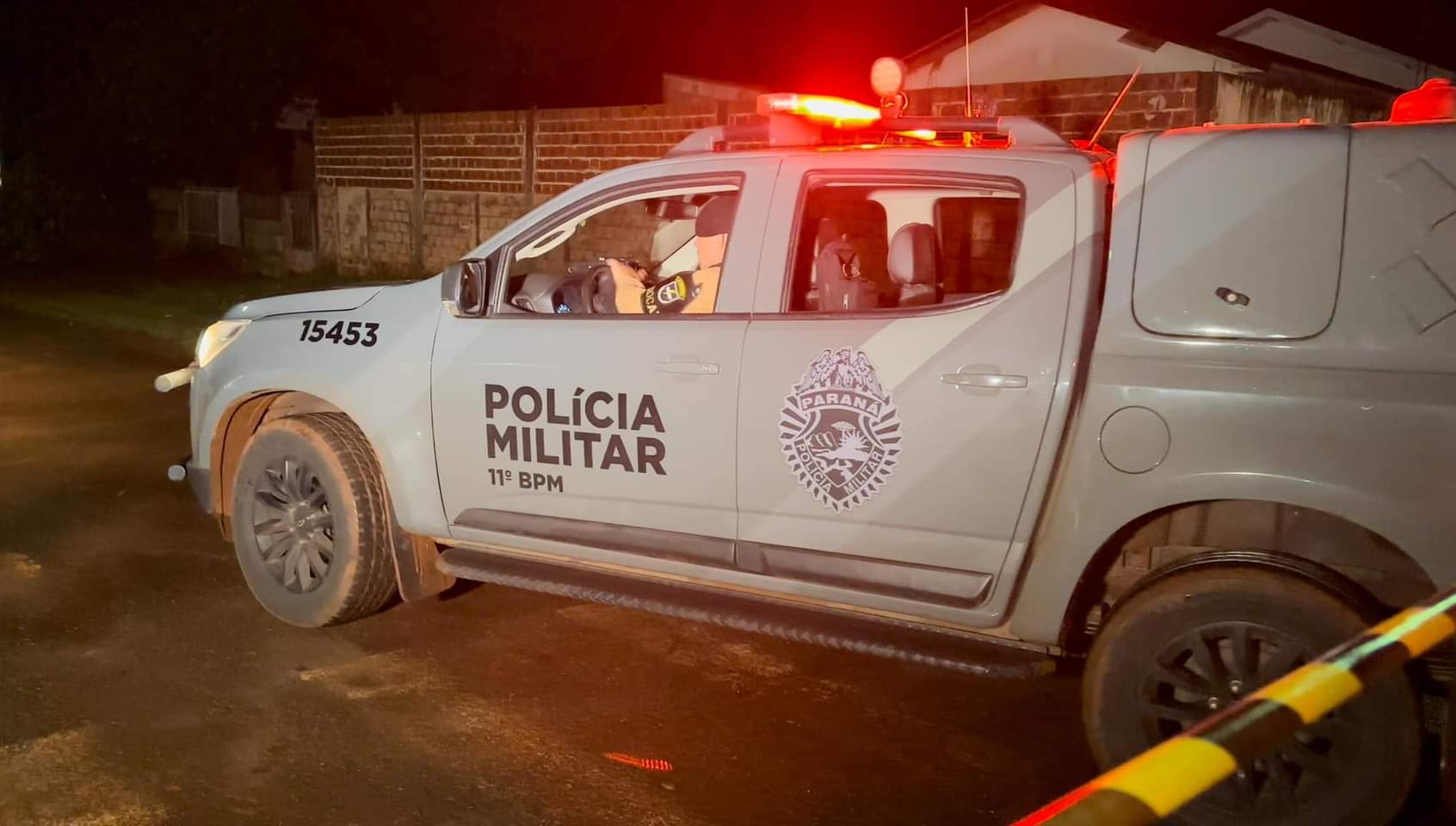 HOMEM É MORTO E MULHER É BALEADA DE RASPÃO EM CAMPO MOURÃO 