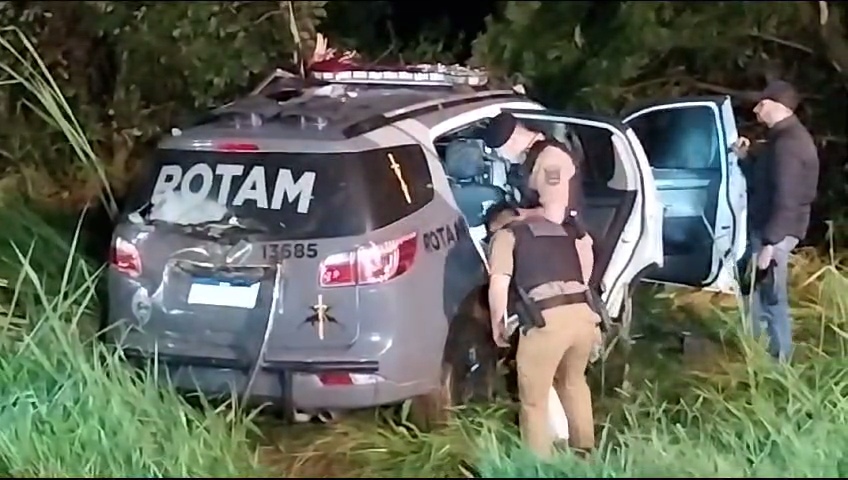 ACIDENTE COM VIATURA DA PM DEIXA UM POLICIAL MORTO E DOIS FERIDOS NA BR-369, NO NORTE DO PR