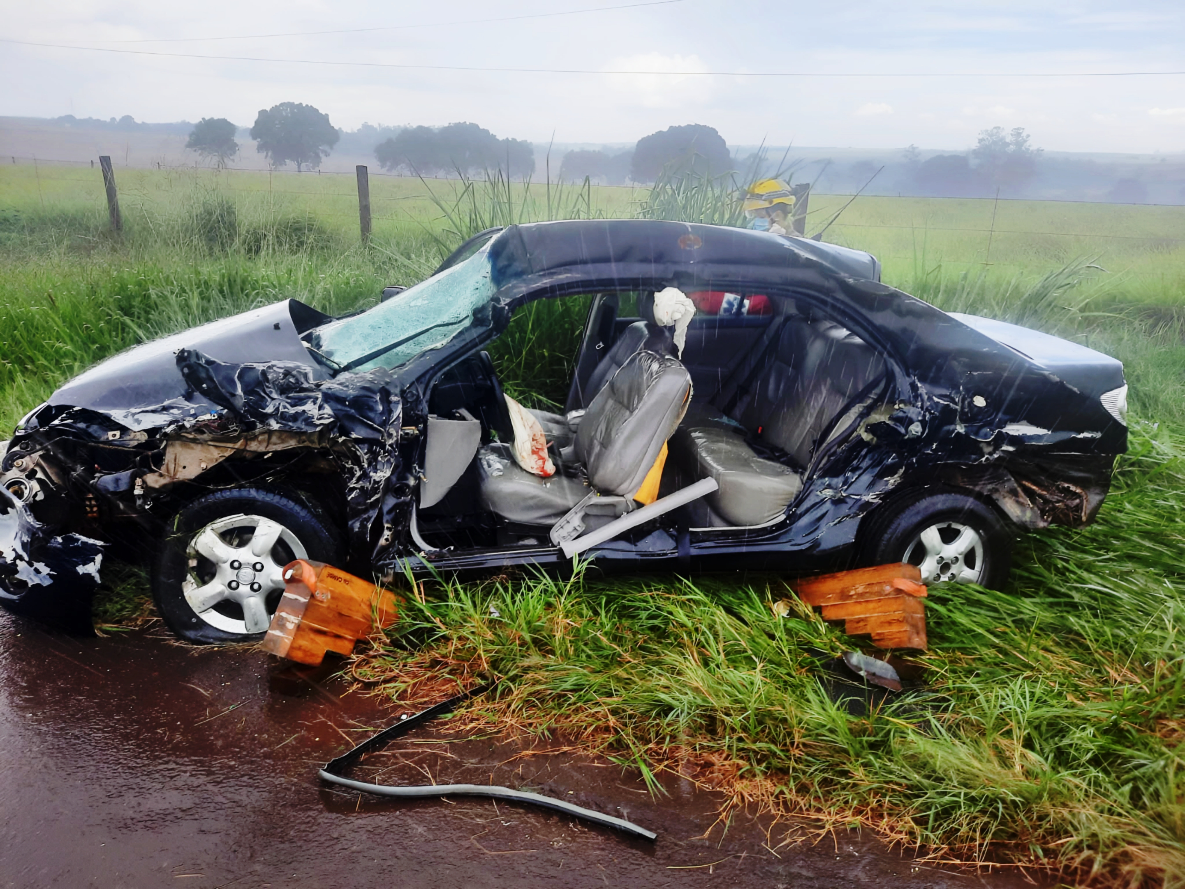 COLISÃO ENTRE CAMINHÃO E CARRO DEIXA IDOSO GRAVEMENTE FERIDO EM ACIDENTE NA PR-445 