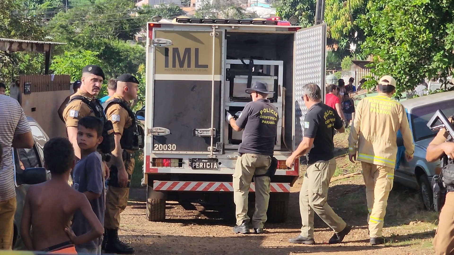 TRAGÉDIA: HOMEM MORRE CARBONIZADO DURANTE INCÊNDIO NA ZONA SUL DE LONDRINA 