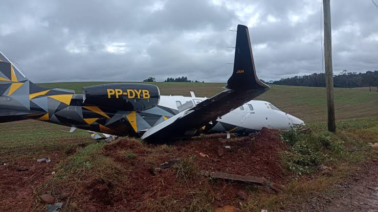 AVIÃO DA CIMED SAI DA PISTA APÓS POUSO EM ERECHIM NO RS