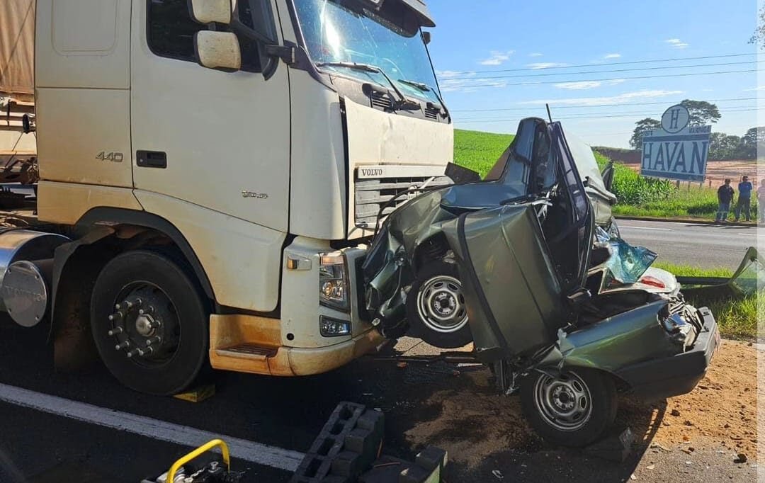 JOVEM DE 19 ANOS MORRE EM GRAVE ACIDENTE NA BR-376 EM MARINGÁ 