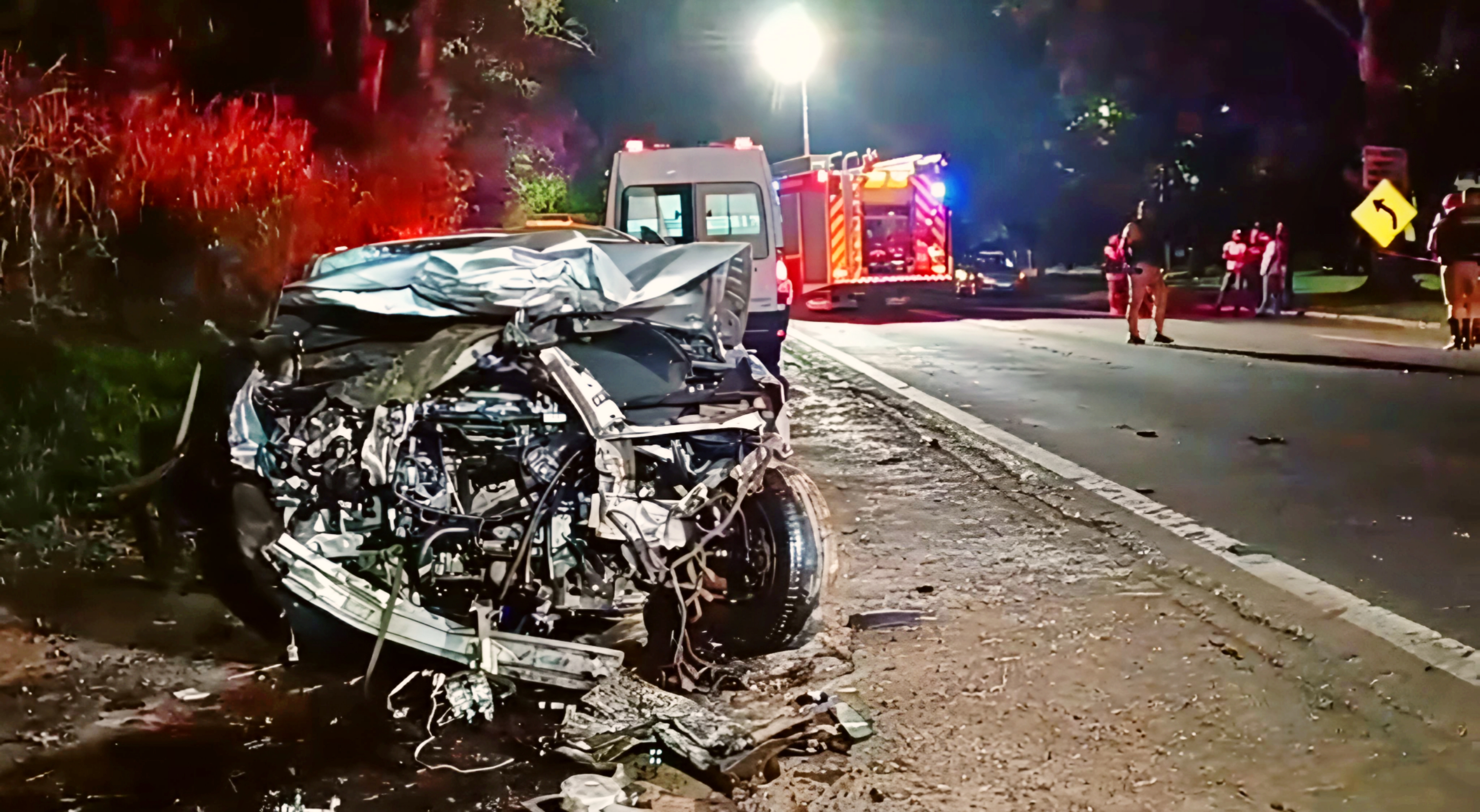 EM ROLÂNDIA, COLISÃO FRONTAL NA PR-170 RESULTA EM TRÊS MORTOS E DOIS FERIDOS