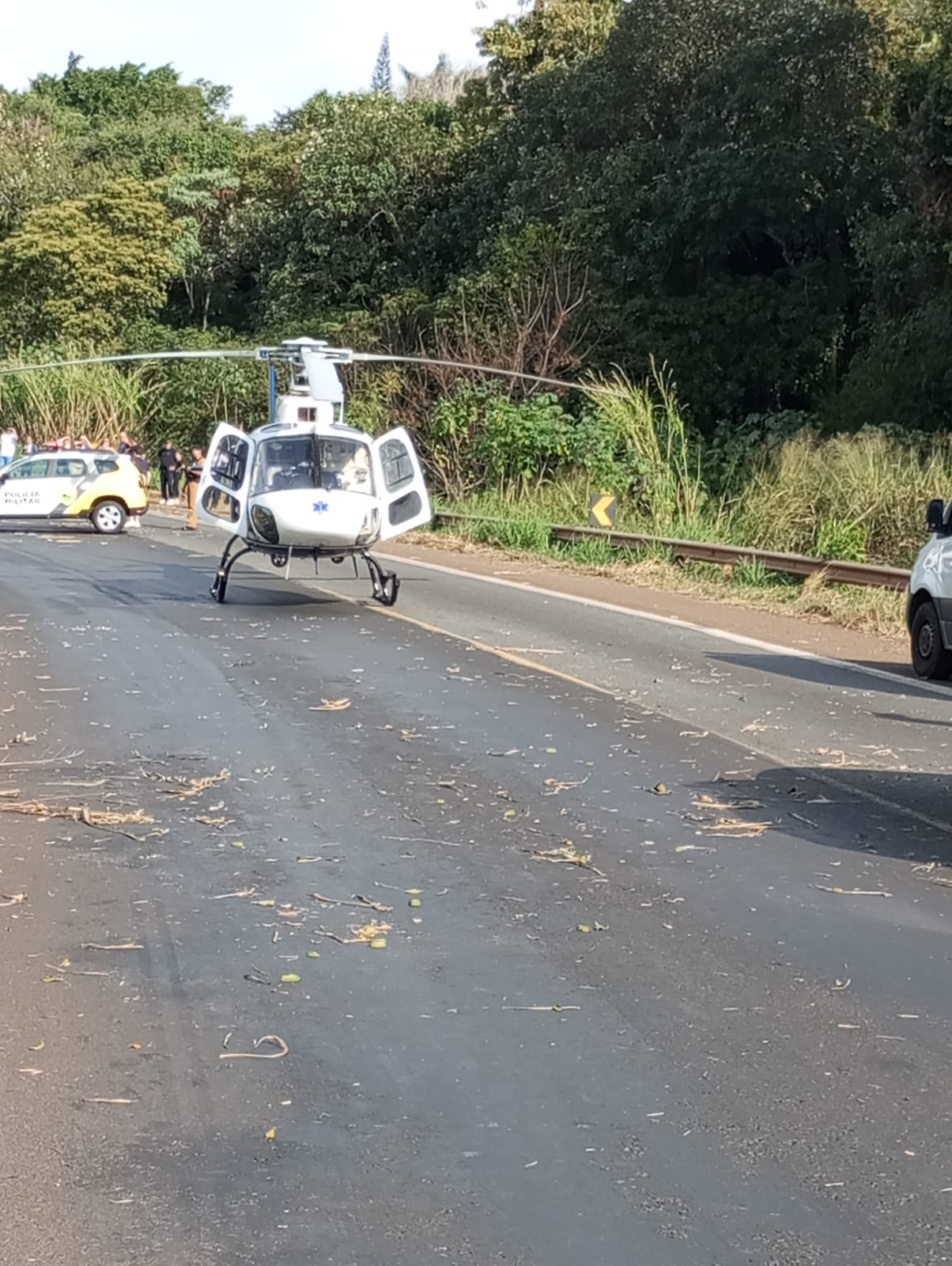 GRAVE ACIDENTE NA BR 376 DEIXA CASAL FERIDO E MOBILIZA GRANDE APARATO DE RESGATE EM CALIFÓRNIA 