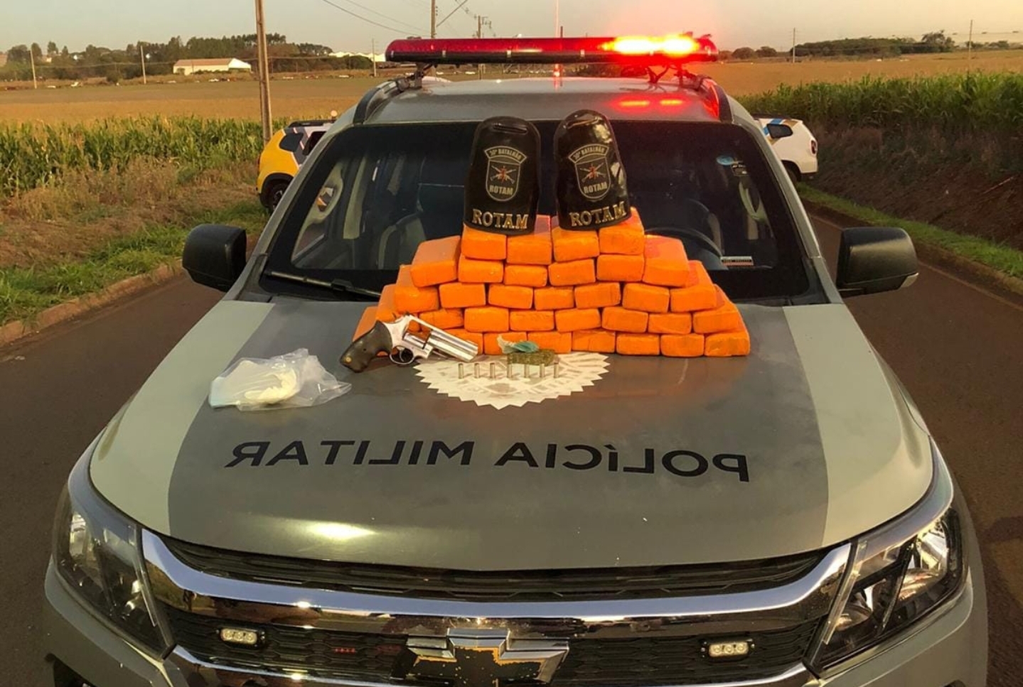 HOMEM EM CARRO CARREGADO COM MACONHA MORRE DURANTE CONFRONTO COM A PM EM LONDRINA 