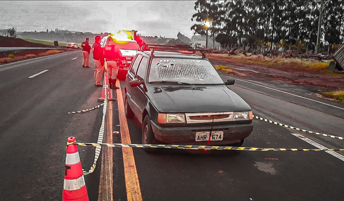 POLÍCIA INVESTIGA MORTE DE HOMEM EXECUTADO A TIROS DENTRO DE CARRO NA PR-445 EM TAMARANA 